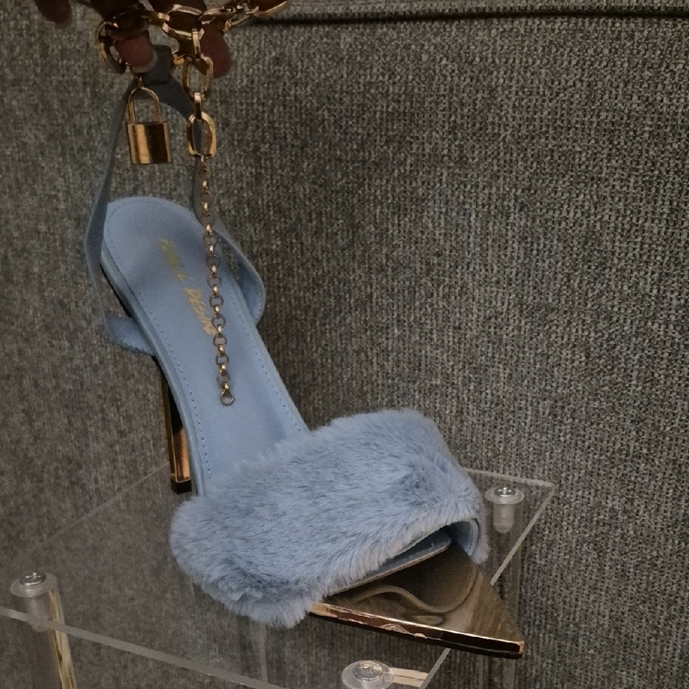 Elegant Blue Fur Heels